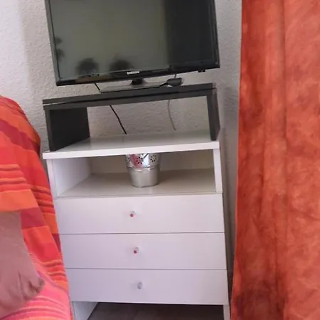 Appartement 4 Pers En Rdj, 1 Chambre, Terrasse + Parking, Proche Plage - Ref Qso172 *