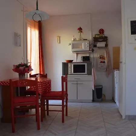 Appartement 4 Pers En Rdj, 1 Chambre, Terrasse + Parking, Proche Plage - Ref Qso172 *